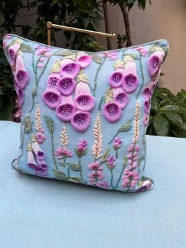 Zambak Desenli Kırlent (Kare)