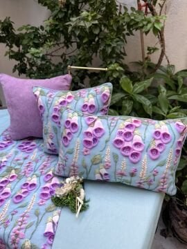 Zambak Desenli Kırlent (Dikdörtgen)