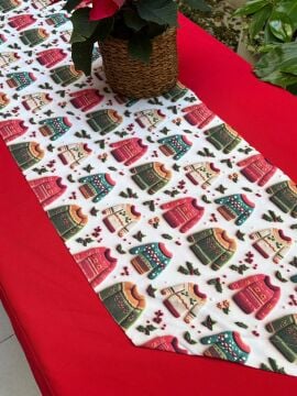 Ugly Sweater Party Yılbaşı Masası Runnerı