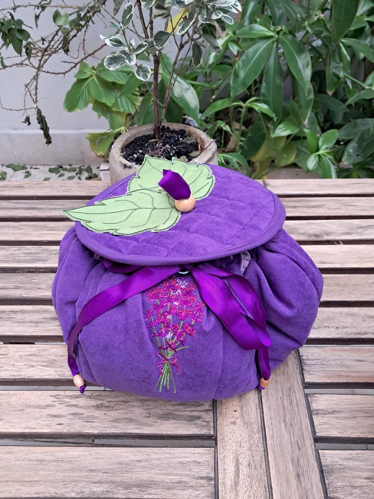 Lavanta Esintili El Emeği Mayalama Tulumu – Mor Kadife Şıklığı