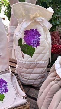 Ortanca Mor İşlemeli Kapitone Poşetlik