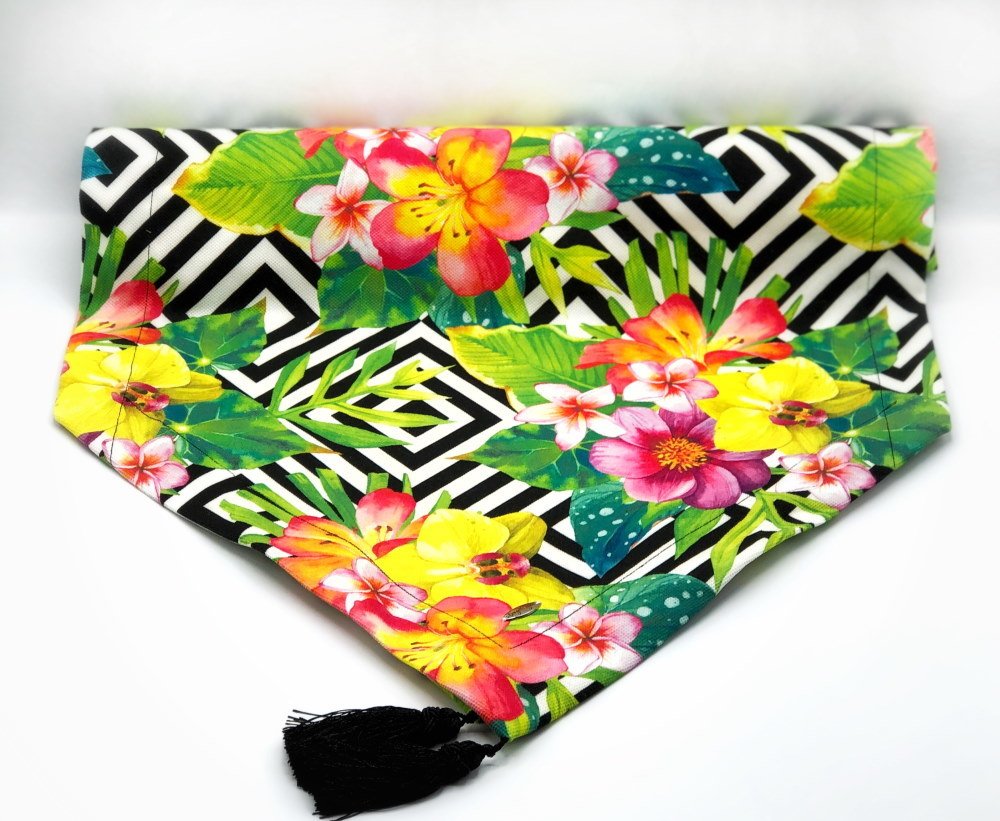 Kare Üzeri Çiçekler Desenli Runner