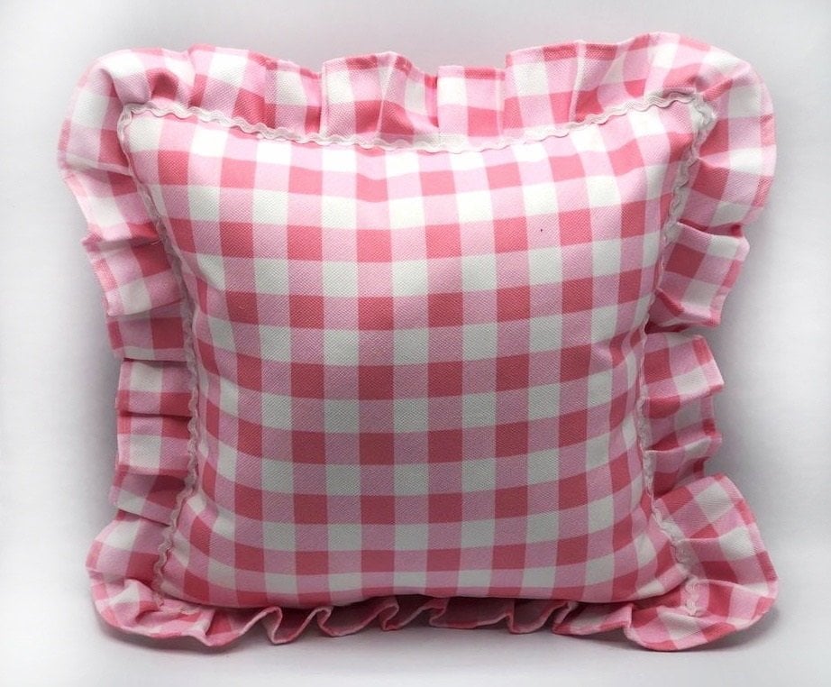 Pembe Küçük Pötikare Fırfırlı Kırlent