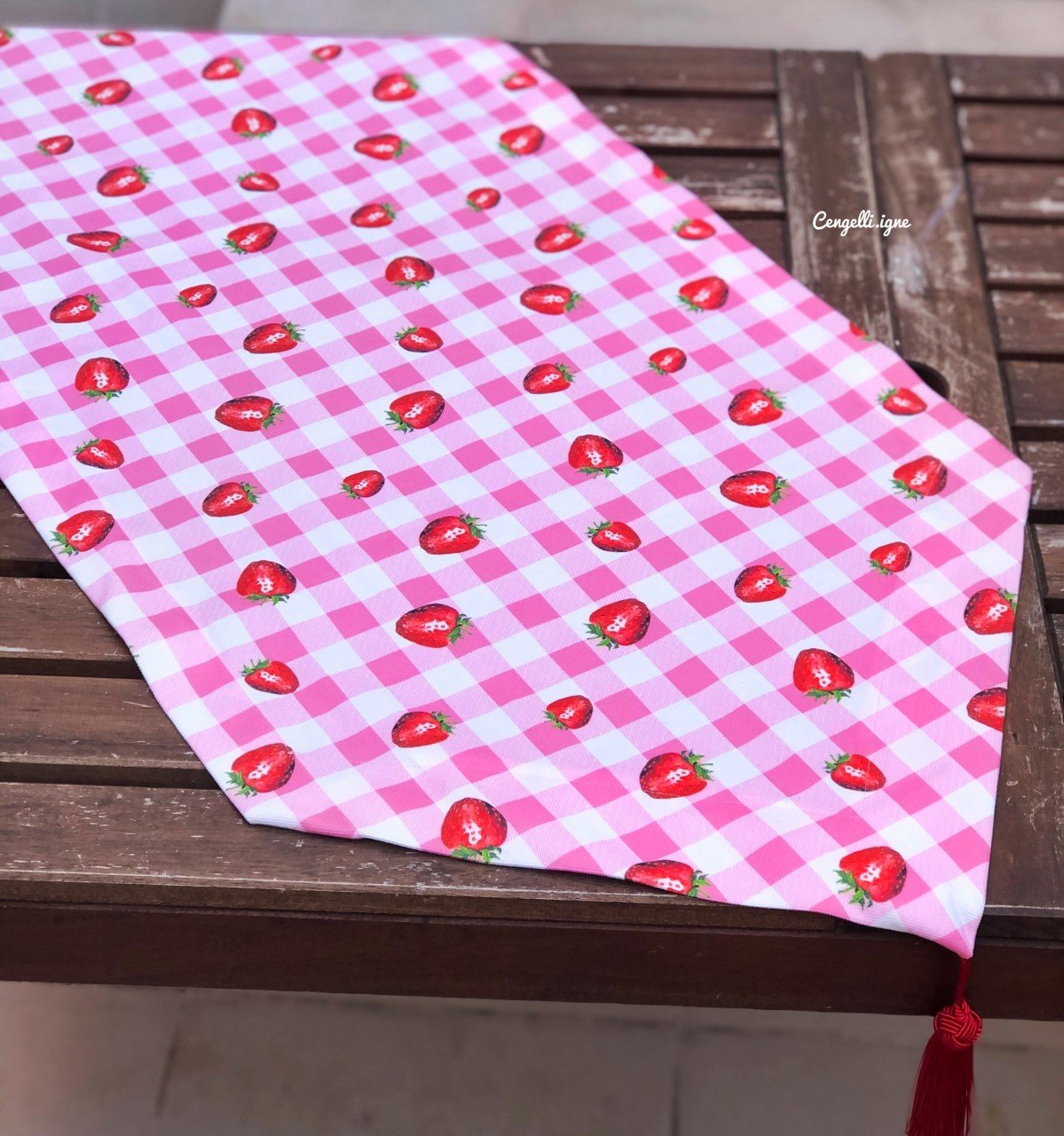 Pembe Pötikare Çilek Desenli Runner