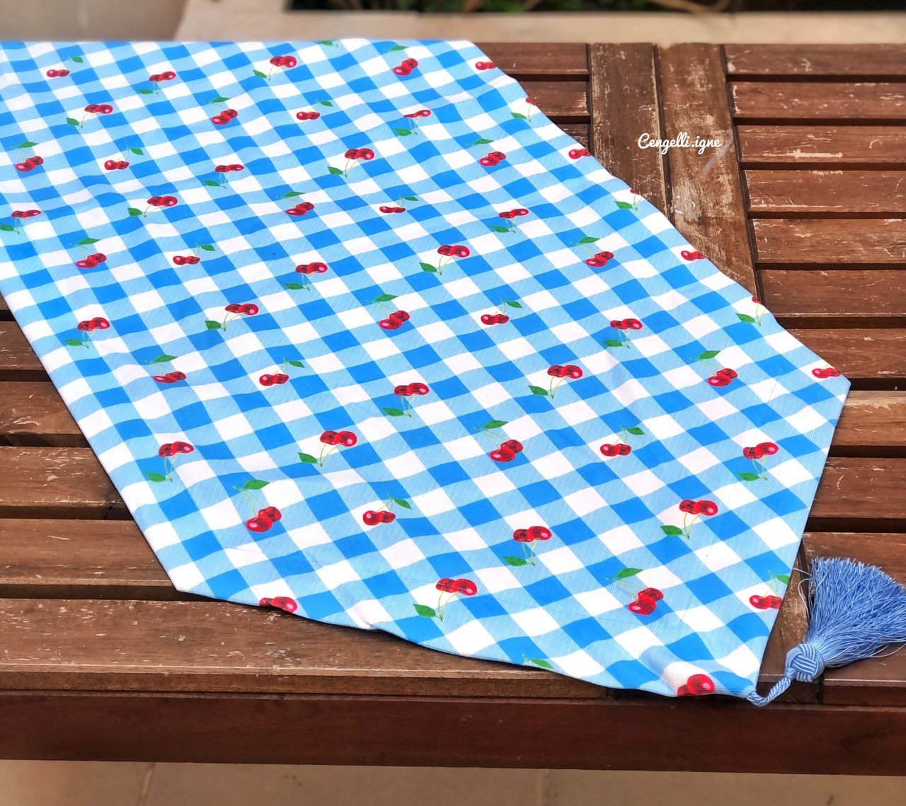 Mavi Pötikare Kiraz Desenli Runner