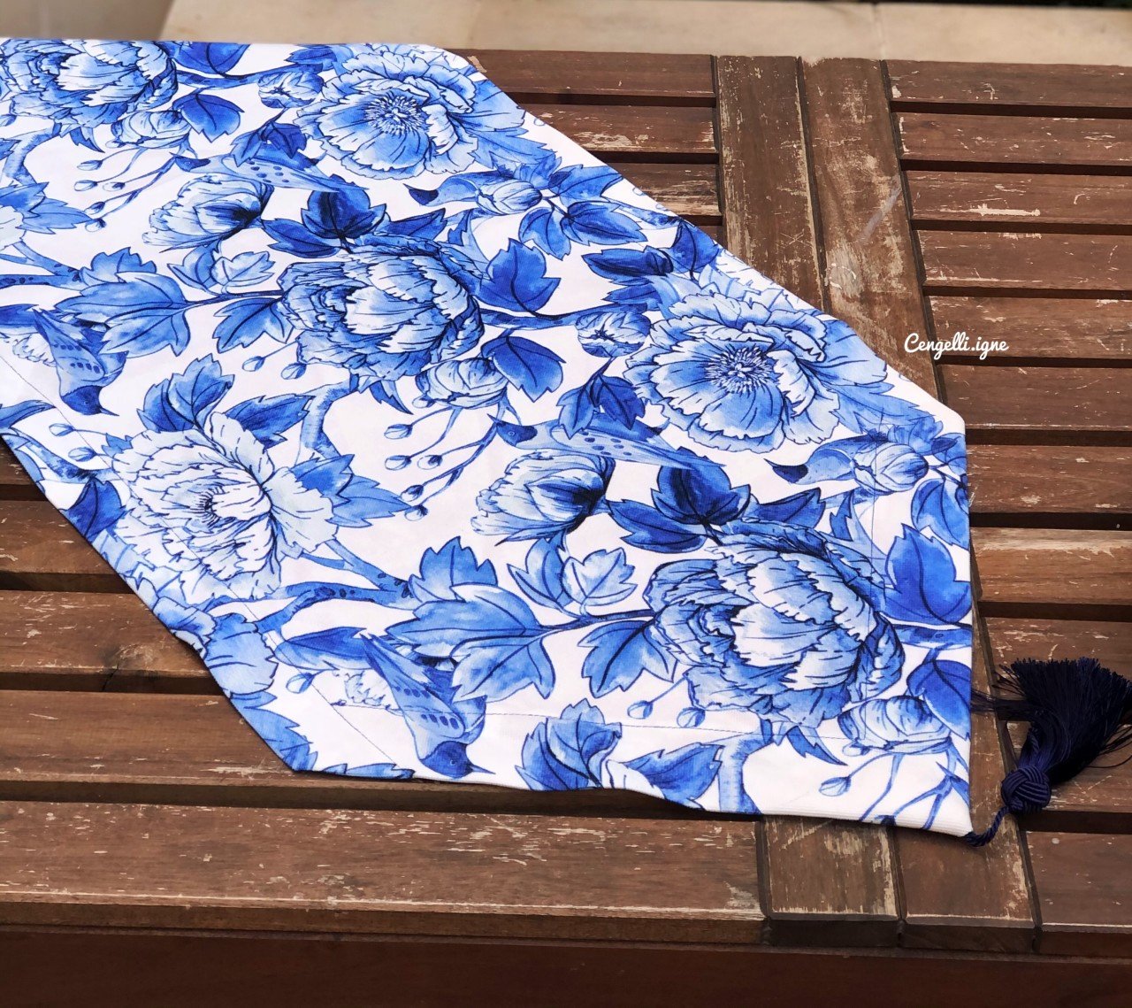 Mavi Büyük Çiçek Desenli Runner