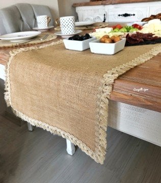 Püslüllü Hasır Runner