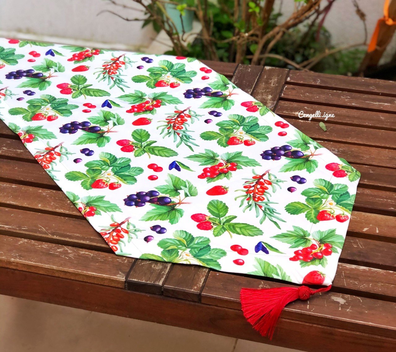 Yaz Meyveleri Desenli Runner