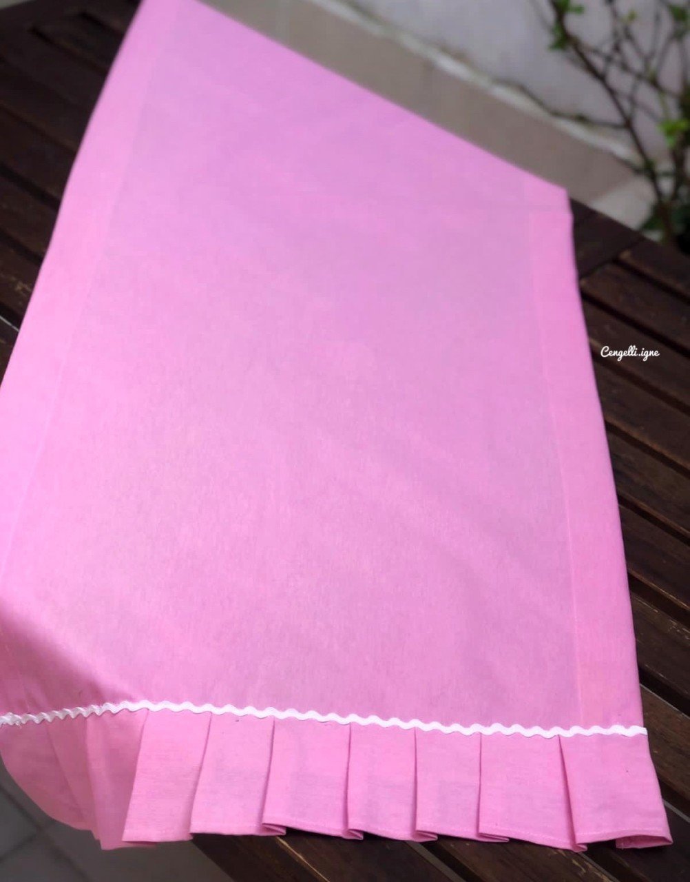 Pembe Pileli Düz Renk Runner